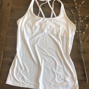 Gapfit Breathe Strappy Workout Tank w Built in Bra